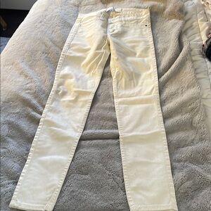 Junior Girls  White Jeans with sparkle!! Great for holidays 00 Like new!